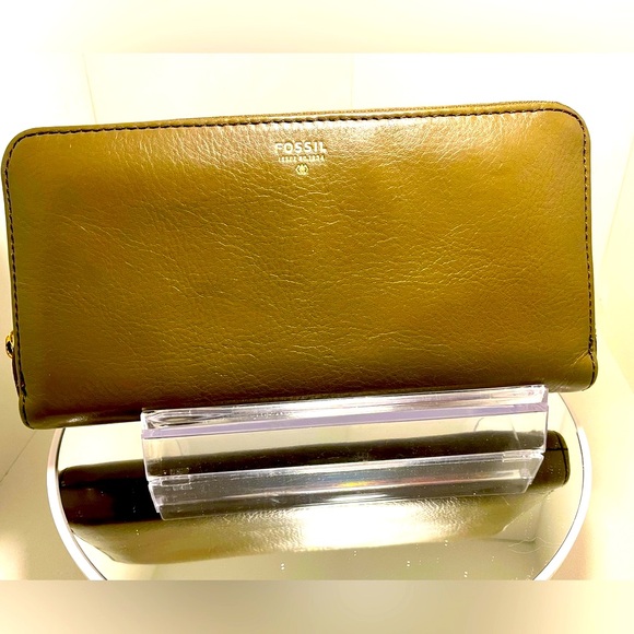 Fossil Handbags - Fossil Khaki Leather Wallet